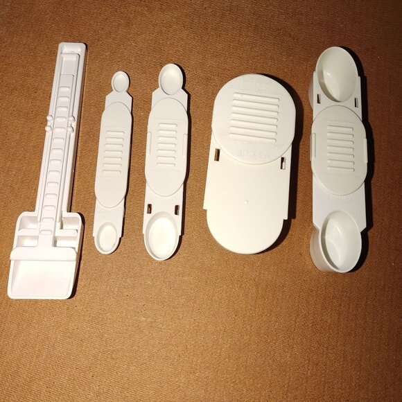 WEIGHT WATCHERS-6 Adjustable White Plastic Measuring Spoons & Cups * - Picture 1 of 3